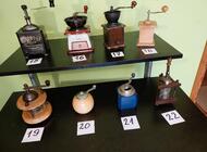 Grajewo ogłoszenia: Kolekcja starych młynków do pieprzu/kawy. Cena za komplet (22 sztuk) - zdjęcie